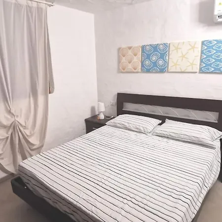 Happy Sun On The Hill Olbia